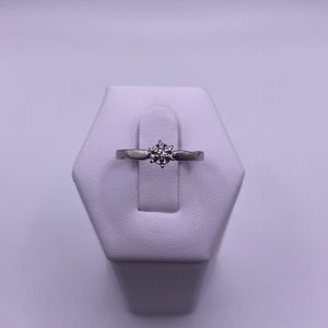 10k white gold Diamond ring